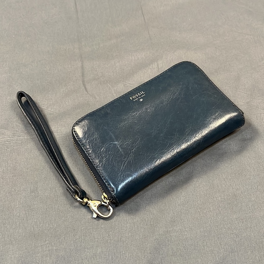 Dark Teal Fossil Clutch Wallet with Lilac Interior